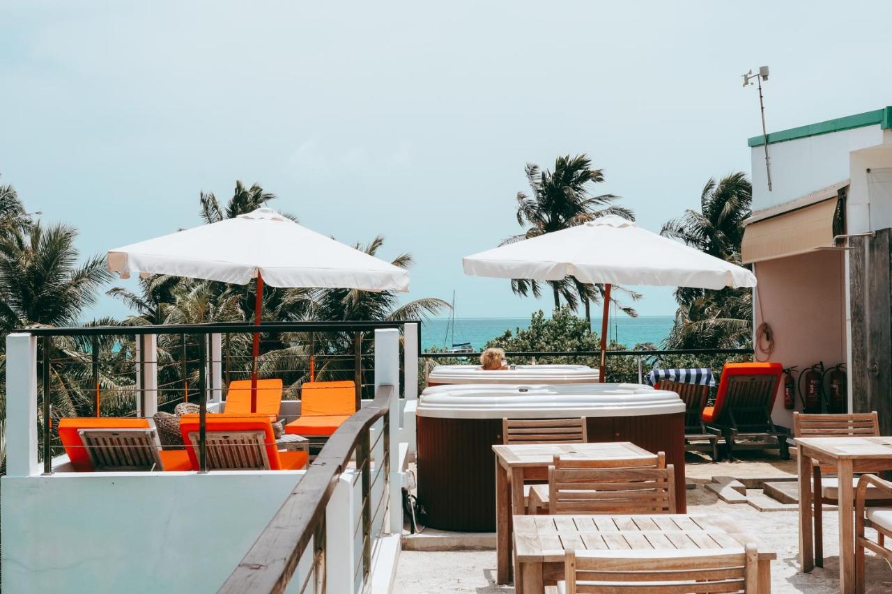 Отель Bliss Dhigurah Дигура Экстерьер фото